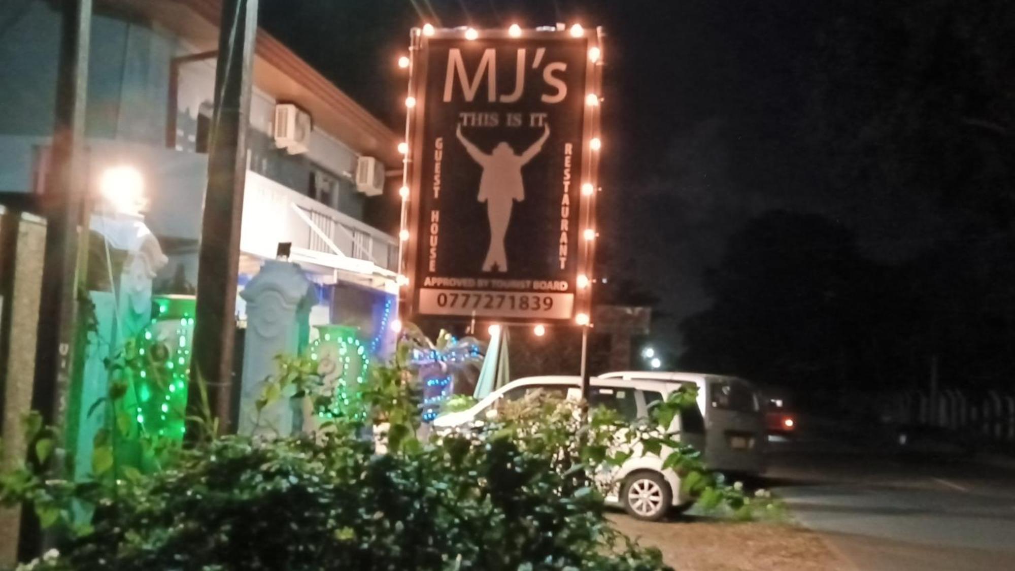 This Is It Airport Hotel And Restaurant Negombo Bagian luar foto