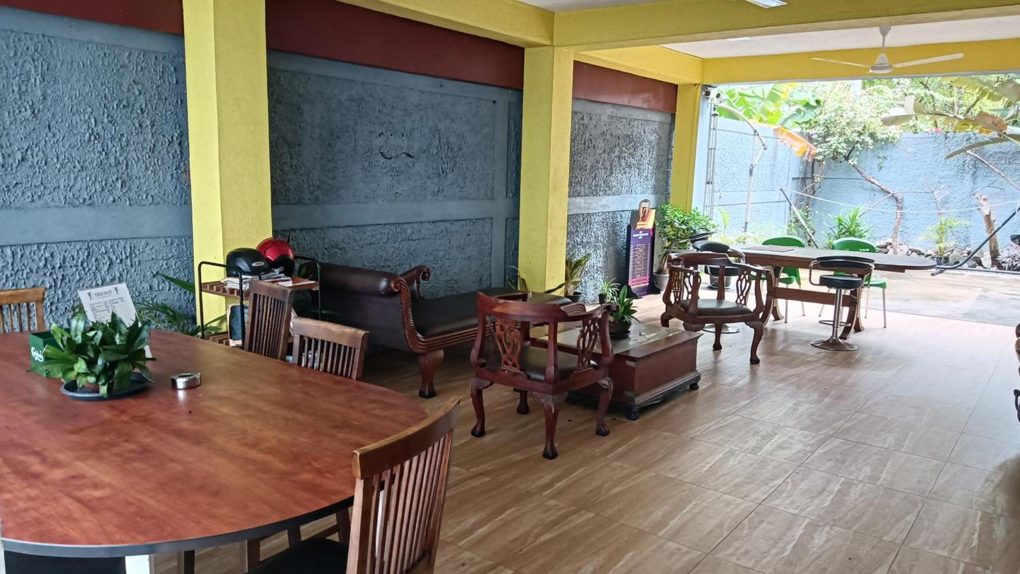This Is It Airport Hotel And Restaurant Negombo Bagian luar foto