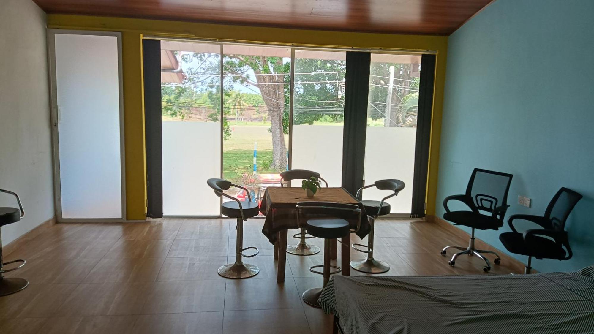 This Is It Airport Hotel And Restaurant Negombo Bagian luar foto