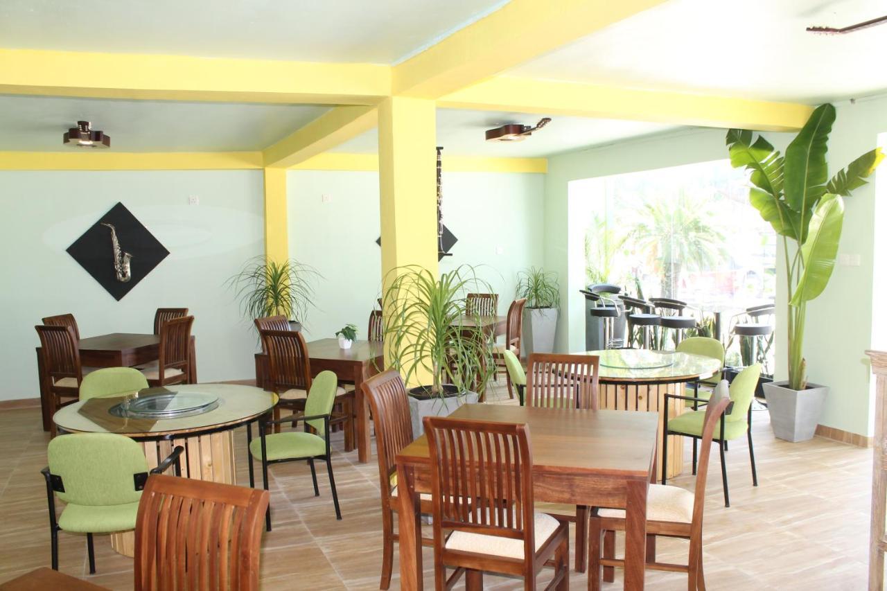 This Is It Airport Hotel And Restaurant Negombo Bagian luar foto