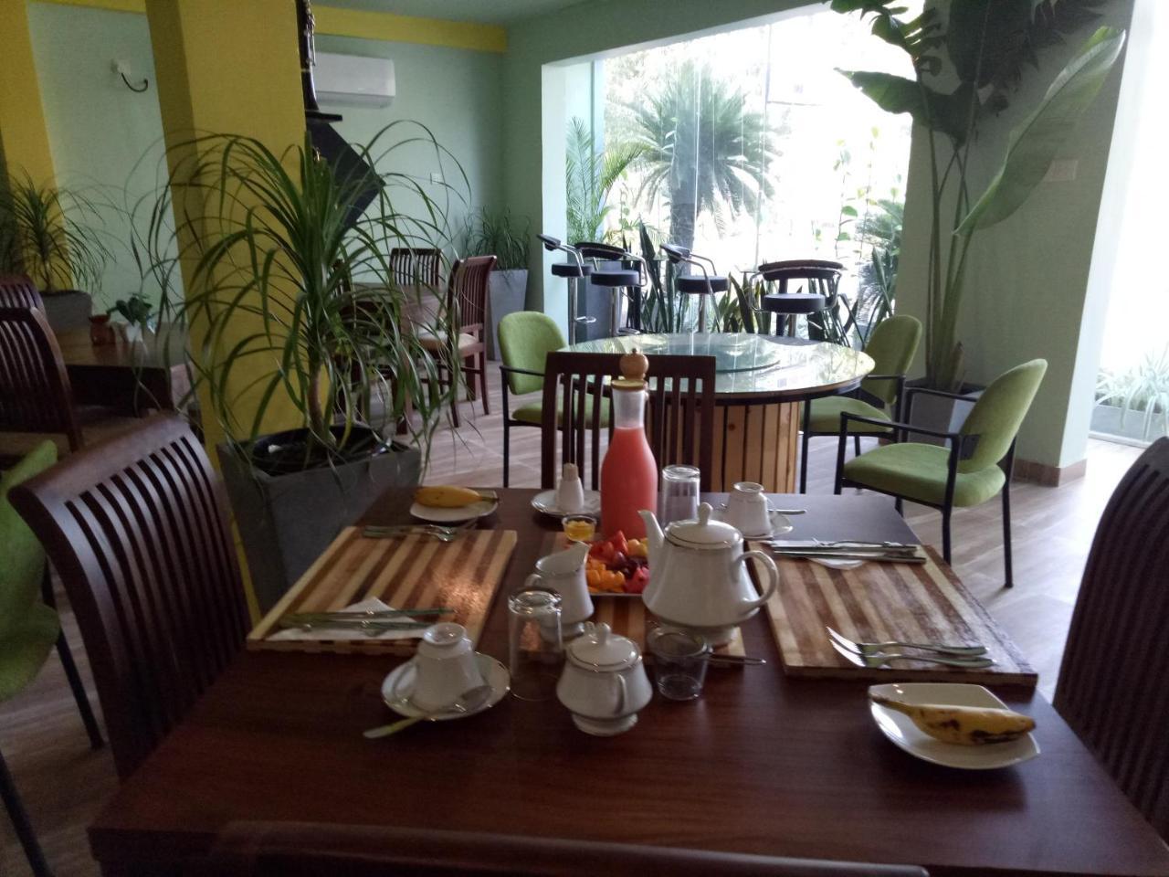 This Is It Airport Hotel And Restaurant Negombo Bagian luar foto